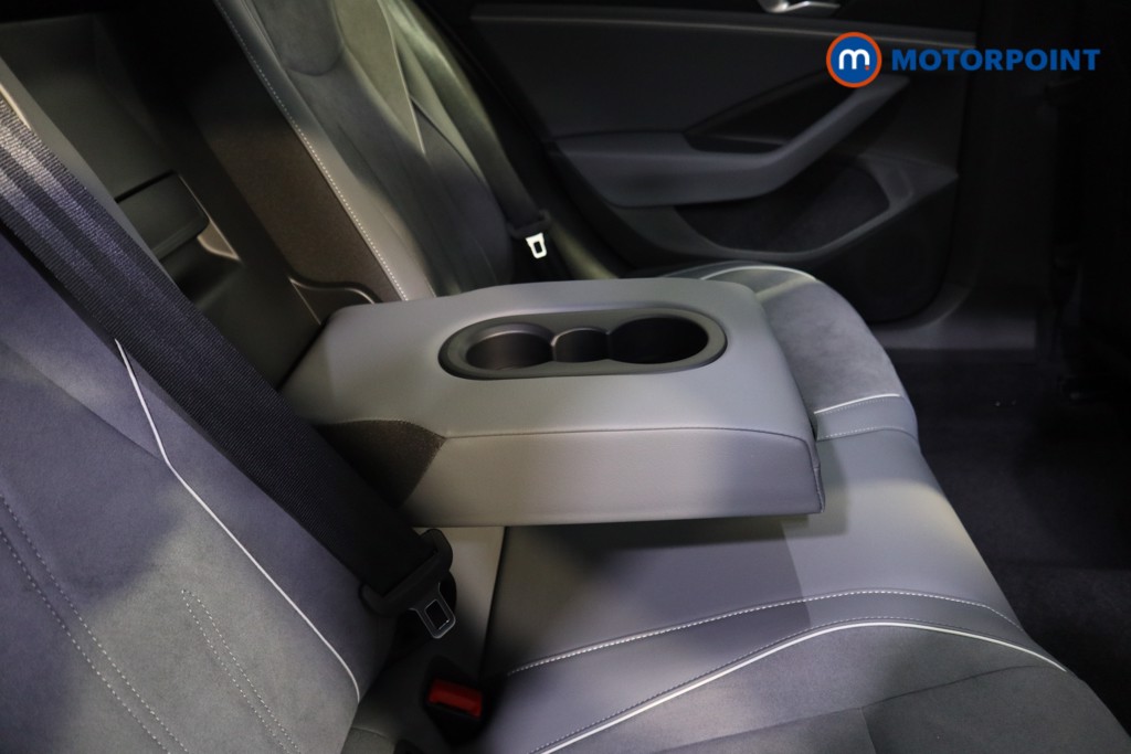 Volkswagen Passat Life Automatic Petrol Plug-In Hybrid Estate - Stock Number (1618679) - 19th supplementary image