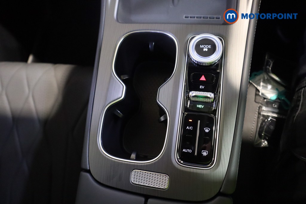 Chery Tiggo 8 Summit Automatic Petrol Plug-In Hybrid SUV - Stock Number (1619432) - 9th supplementary image