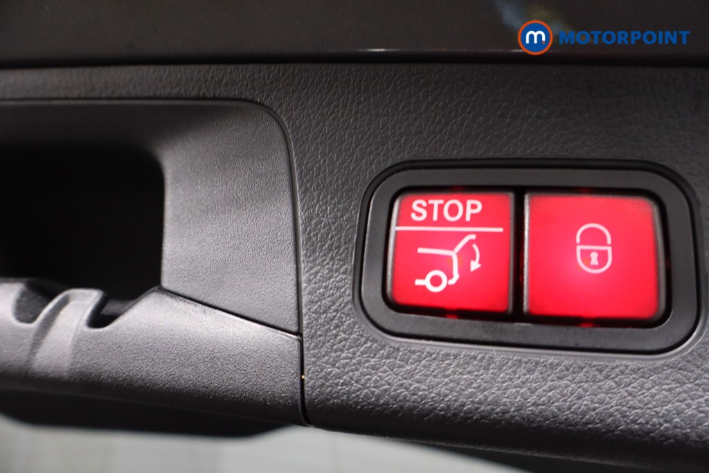 Mercedes-Benz GLA Amg Line Automatic Petrol SUV - Stock Number (1619657) - 39th supplementary image