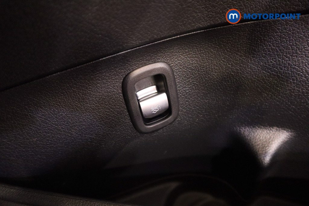 Mercedes-Benz C Class Amg Line Automatic Petrol Saloon - Stock Number (1619661) - 14th supplementary image