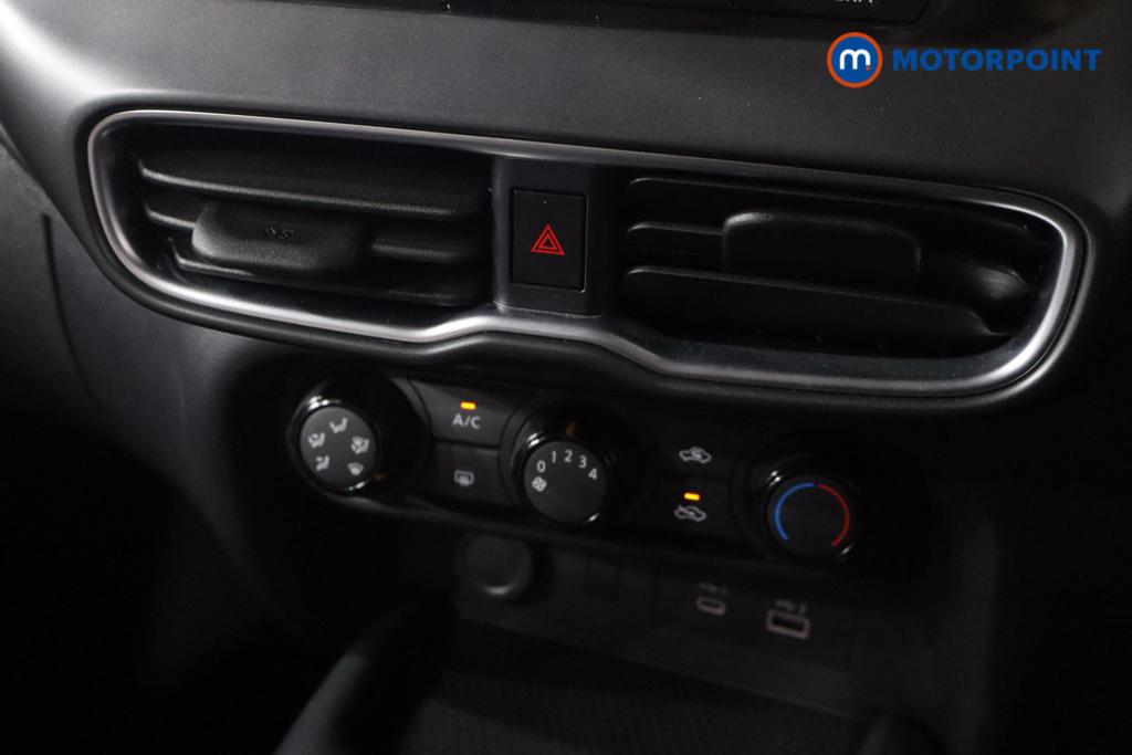 Nissan Juke Acenta Premium Manual Petrol SUV - Stock Number (1619892) - 4th supplementary image