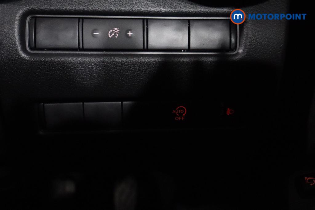 Nissan Juke Acenta Premium Manual Petrol SUV - Stock Number (1619892) - 9th supplementary image