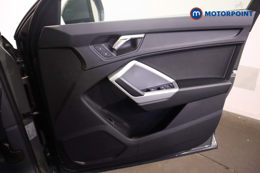 Audi Q3 Technik Manual Petrol SUV - Stock Number (1620551) - 12th supplementary image