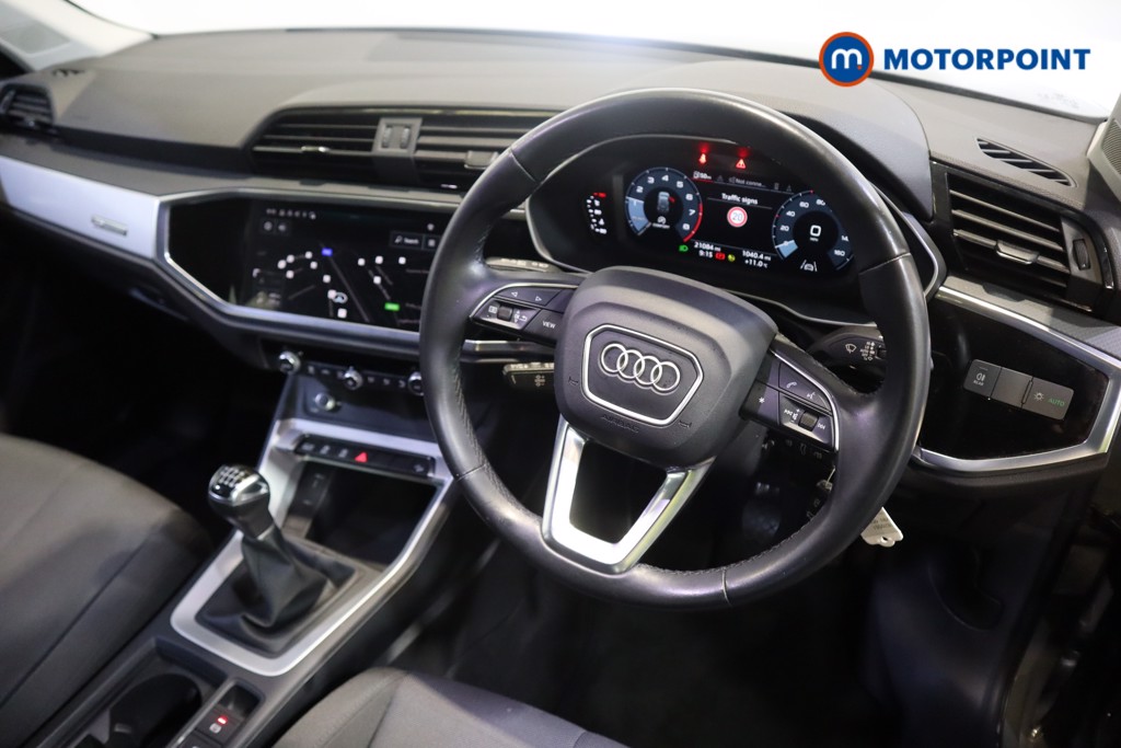 Audi Q3 Technik Manual Petrol SUV - Stock Number (1620551) - 1st supplementary image