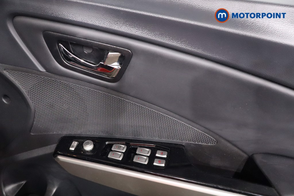 Ssangyong Tivoli LE Automatic Diesel SUV - Stock Number (1620765) - 25th supplementary image