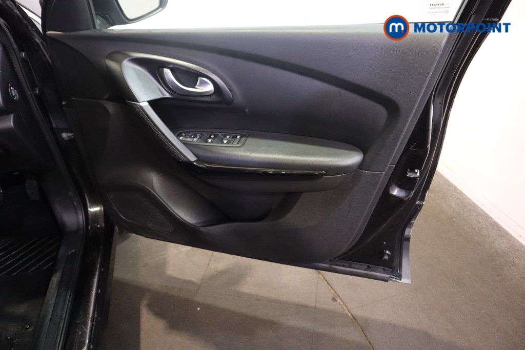 Renault Kadjar Iconic Manual Petrol SUV - Stock Number (1621124) - 13th supplementary image