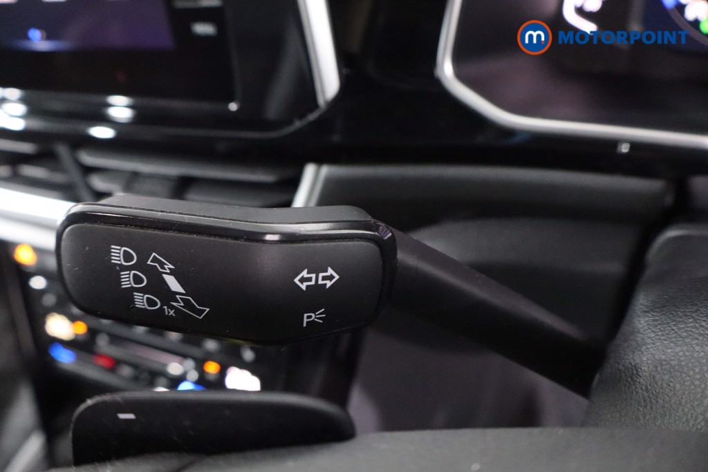 Volkswagen T-Roc R-Line Automatic Petrol SUV - Stock Number (1621380) - 14th supplementary image