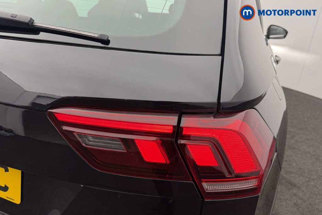 Volkswagen Tiguan R-Line Automatic Petrol SUV - Stock Number (1622895) - 17th supplementary image