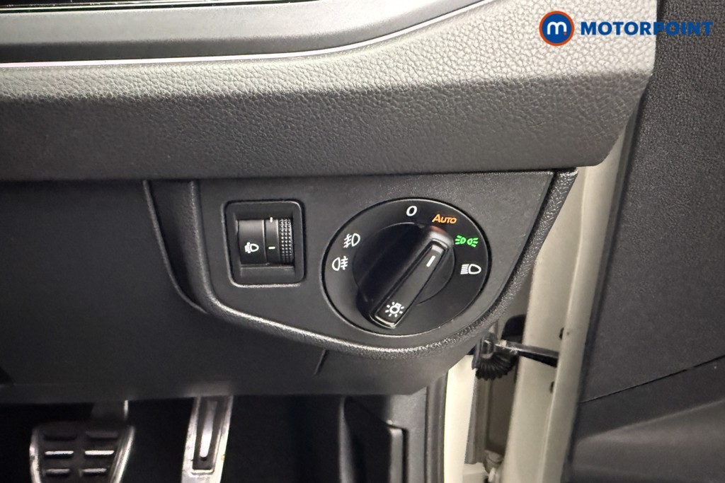 Volkswagen Polo R-Line Automatic Petrol Hatchback - Stock Number (1622897) - 9th supplementary image