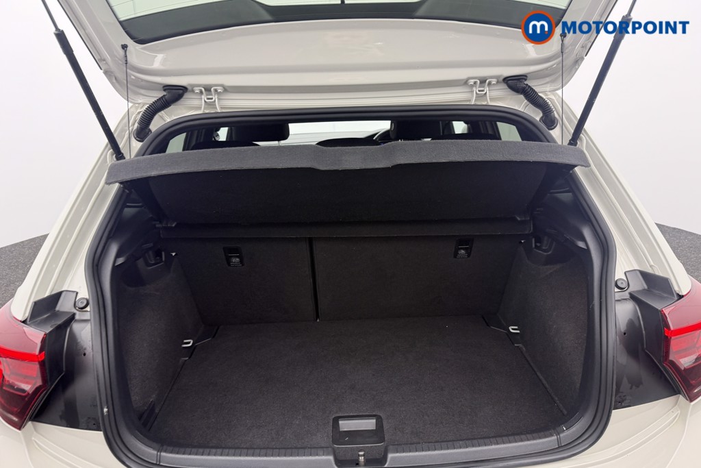 Volkswagen Polo R-Line Automatic Petrol Hatchback - Stock Number (1622897) - 13th supplementary image