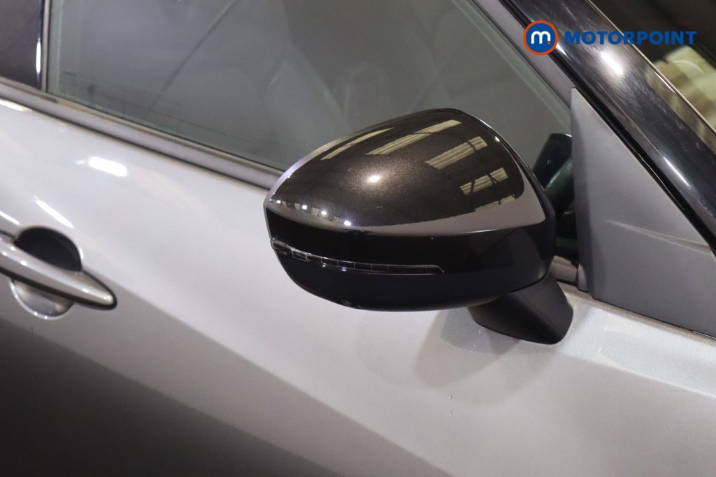 Nissan Juke Tekna Manual Petrol SUV - Stock Number (1623139) - 28th supplementary image