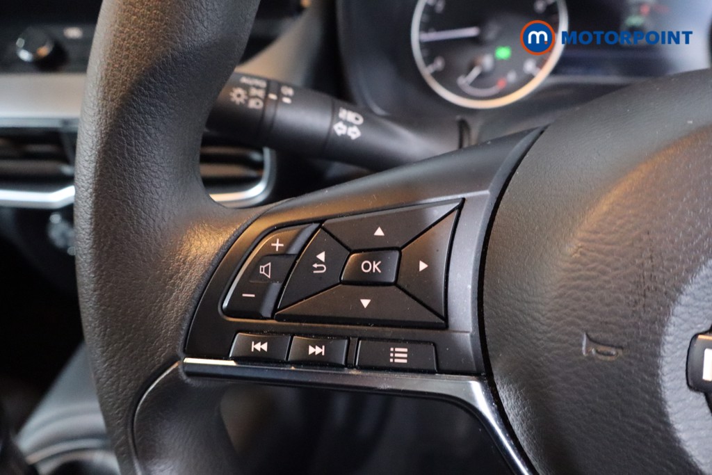 Nissan Juke Acenta Premium Manual Petrol SUV - Stock Number (1623173) - 7th supplementary image