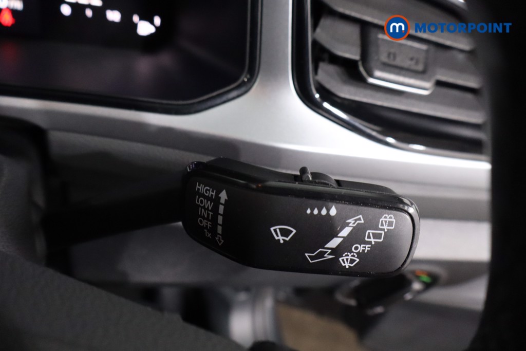 Volkswagen T-Roc Life Manual Petrol SUV - Stock Number (1623510) - 15th supplementary image