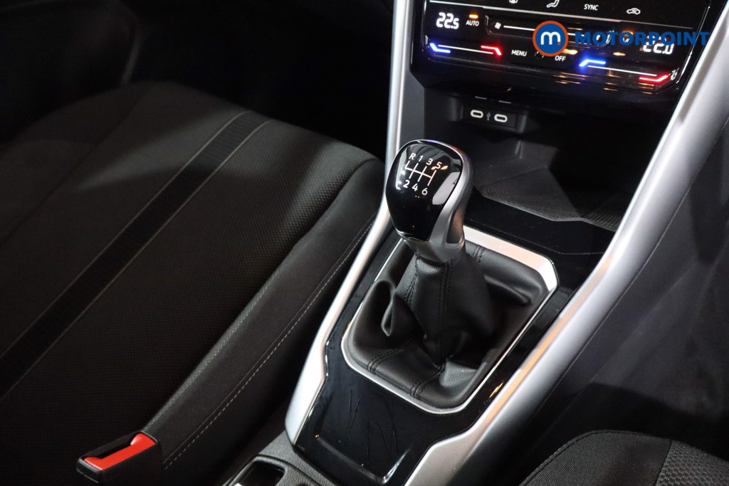 Volkswagen T-Roc Life Manual Petrol SUV - Stock Number (1623510) - 21st supplementary image