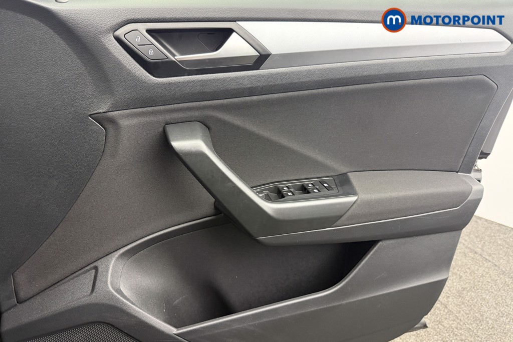 Volkswagen T-Roc Life Manual Petrol SUV - Stock Number (1608767) - 9th supplementary image