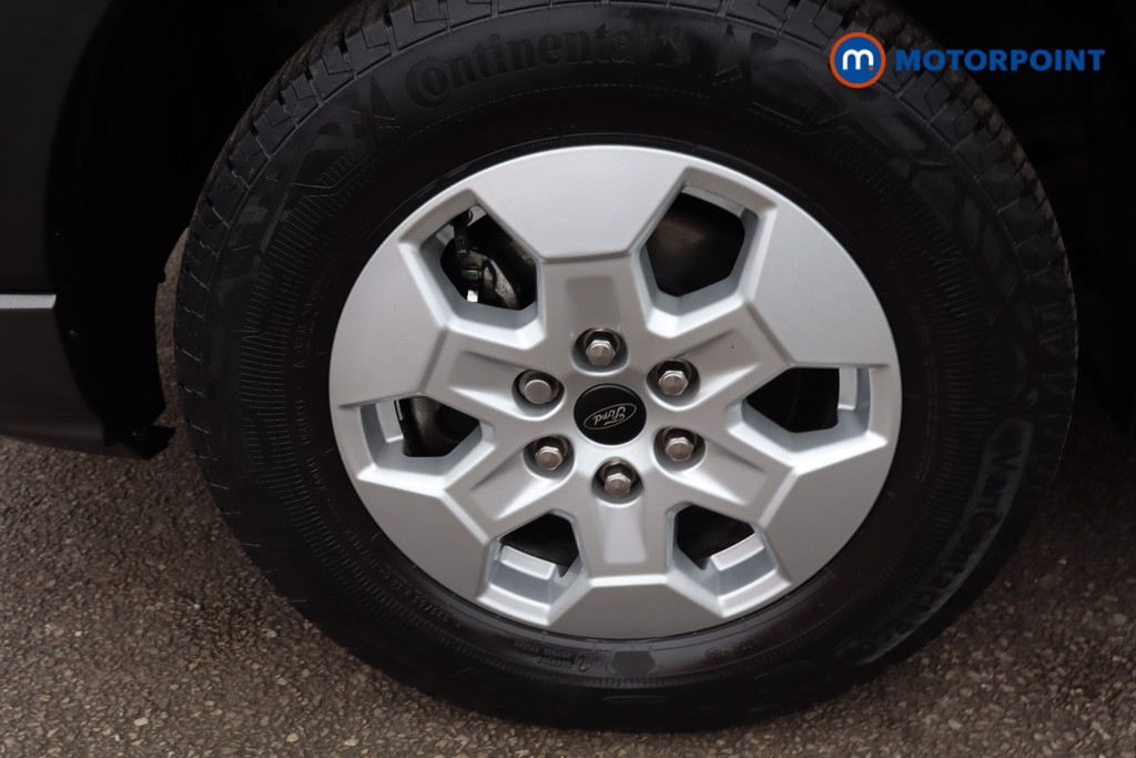 Ford Transit Limited Automatic Diesel Medium Roof Van - Stock Number (1611981) - 8th supplementary image