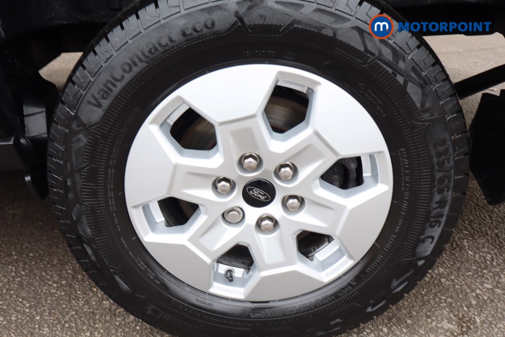 Ford Transit Limited Automatic Diesel Medium Roof Van - Stock Number (1611981) - 9th supplementary image