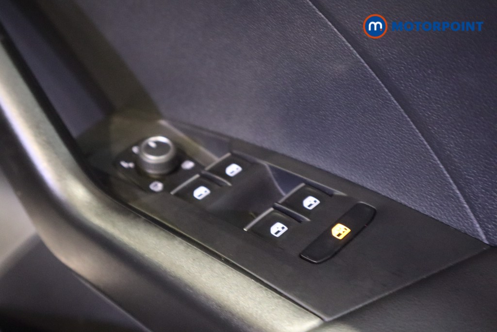 Volkswagen T-Cross Active Manual Petrol SUV - Stock Number (1612773) - 13th supplementary image