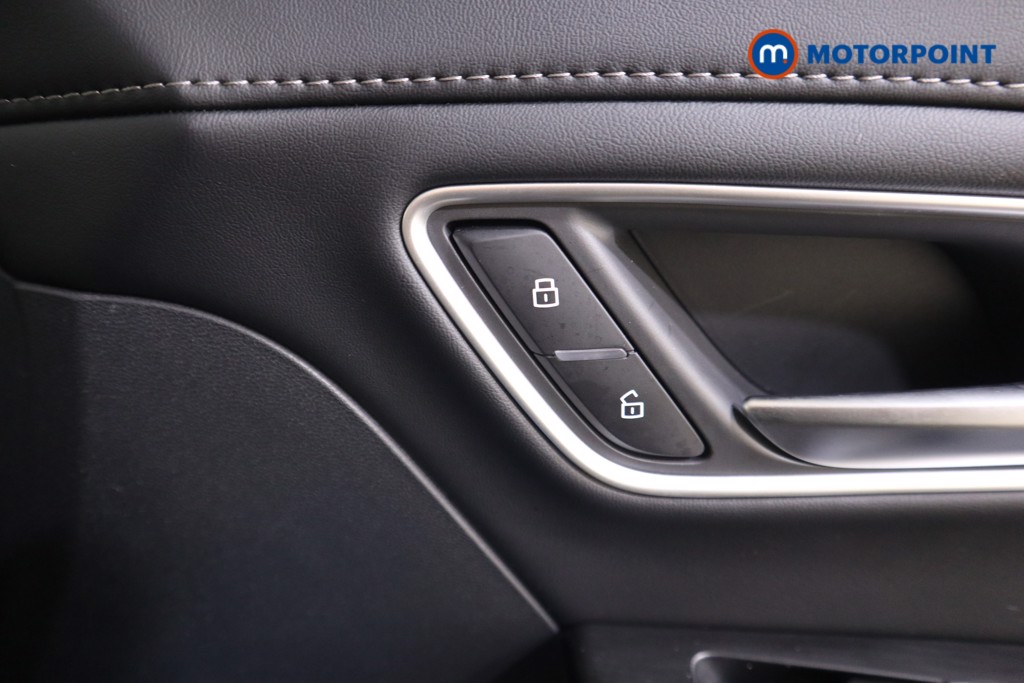 Mg Motor Uk ZS Trophy Automatic Petrol-Electric Hybrid SUV - Stock Number (1617146) - 13th supplementary image