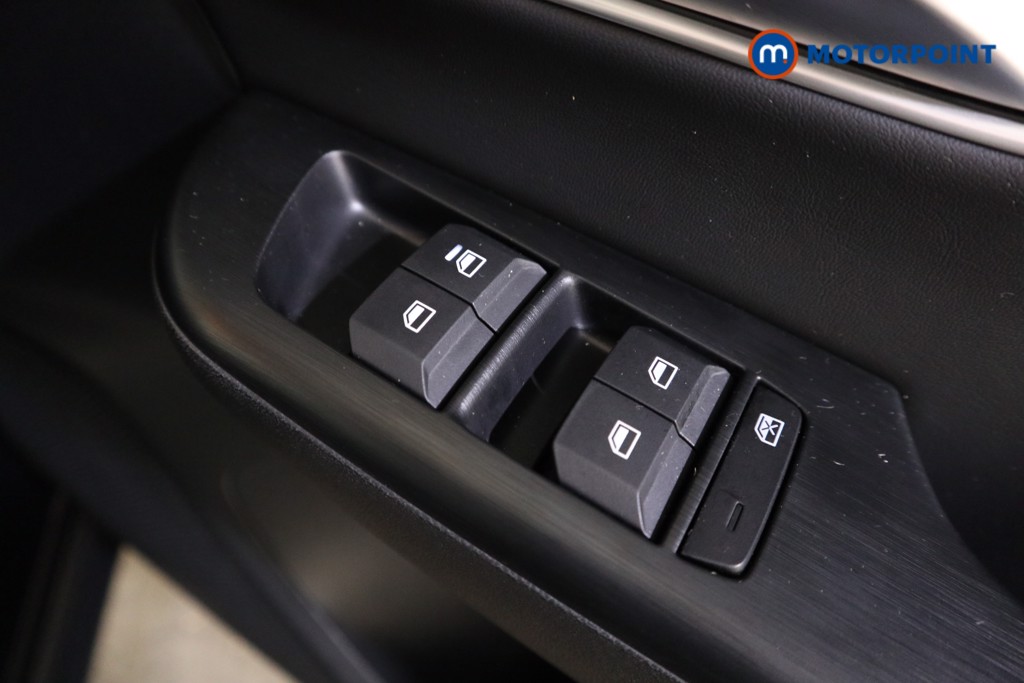 Mg Motor Uk ZS Trophy Automatic Petrol-Electric Hybrid SUV - Stock Number (1617561) - 15th supplementary image