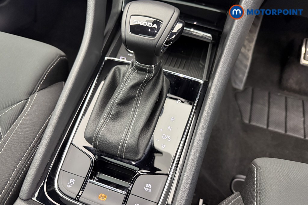 Skoda Karoq Sportline Edition Automatic Petrol SUV - Stock Number (1620997) - 4th supplementary image