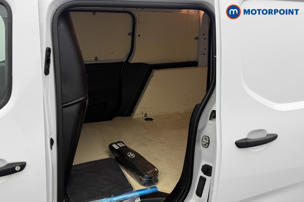 Toyota Proace City Icon Manual Diesel Panel Van - Stock Number (1608395) - 17th supplementary image