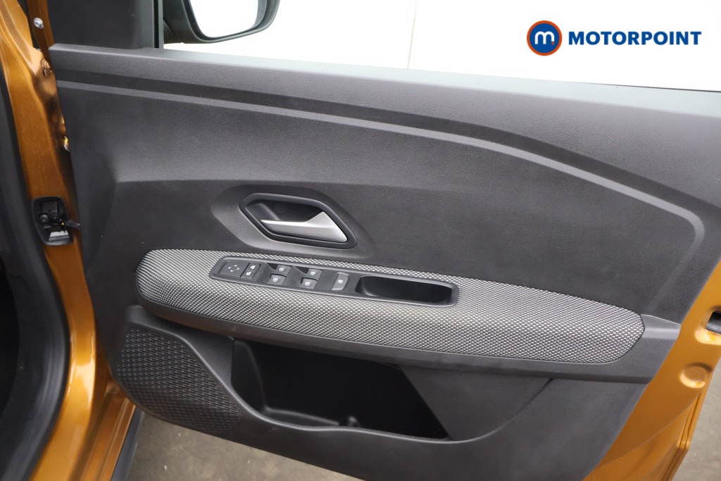 Dacia Sandero Stepway Expression Manual Petrol Hatchback - Stock Number (1610215) - 12th supplementary image