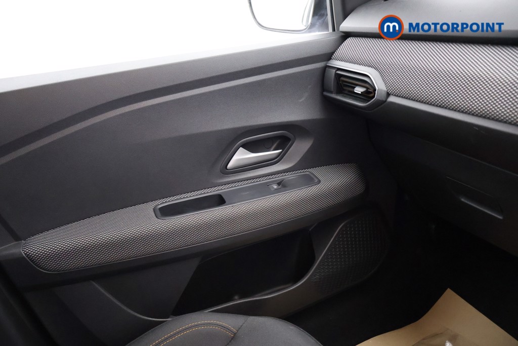 Dacia Sandero Stepway Expression Manual Petrol Hatchback - Stock Number (1610222) - 10th supplementary image