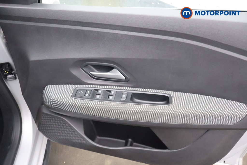 Dacia Sandero Stepway Expression Manual Petrol Hatchback - Stock Number (1610235) - 12th supplementary image