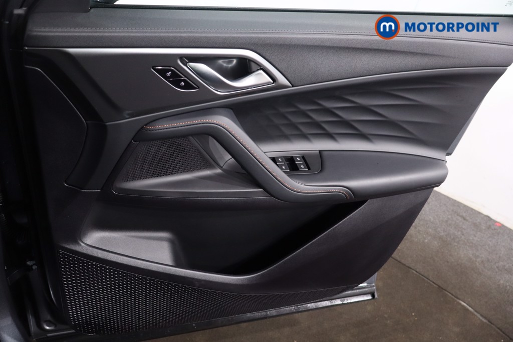 Mg Motor Uk HS SE Automatic Petrol-Electric Hybrid SUV - Stock Number (1616682) - 22nd supplementary image