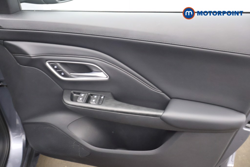 Mg Motor Uk ZS Trophy Automatic Petrol-Electric Hybrid SUV - Stock Number (1617902) - 11th supplementary image