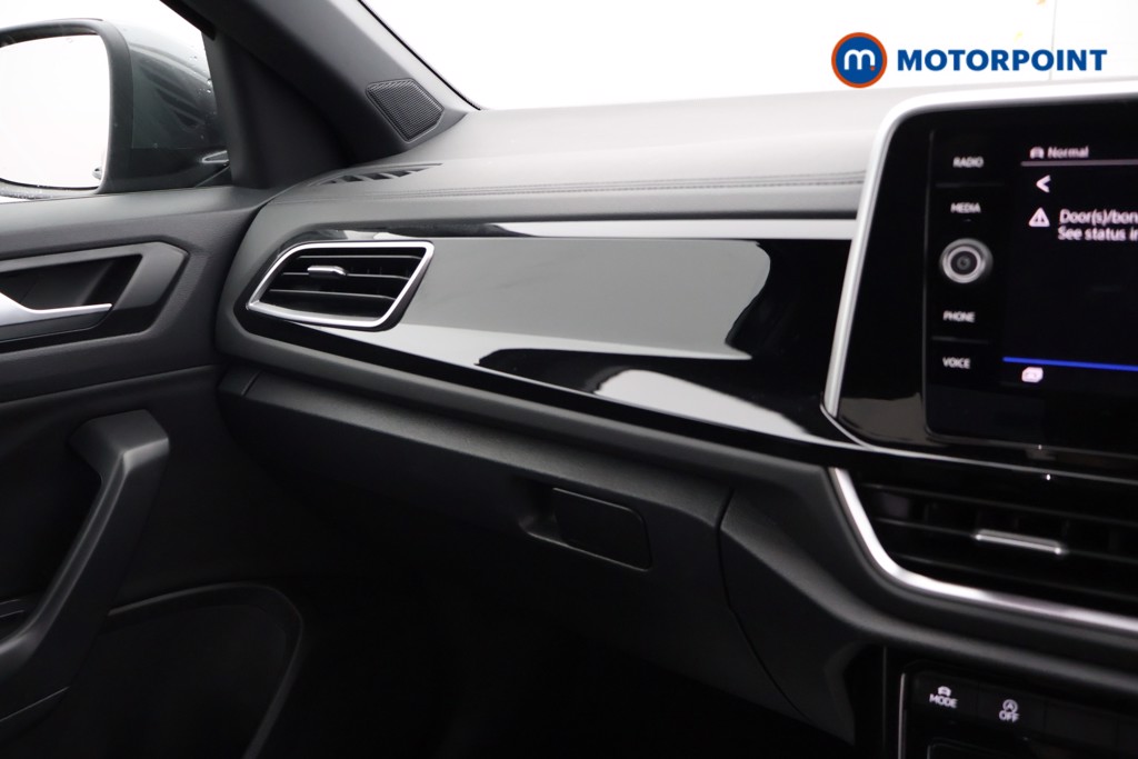 Volkswagen T-Roc R-Line Automatic Petrol SUV - Stock Number (1619757) - 9th supplementary image