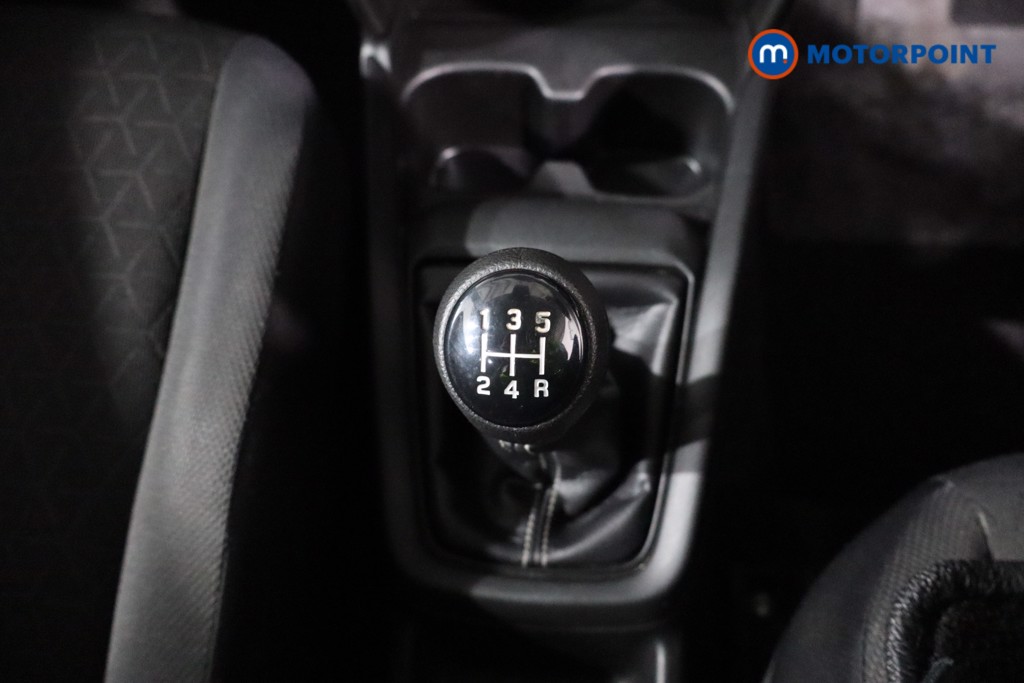 Suzuki Swift Motion Manual Petrol Hatchback - Stock Number (1621399) - 18th supplementary image