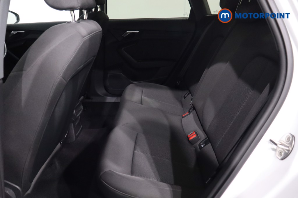 Audi A3 Technik Manual Petrol Hatchback - Stock Number (1621750) - 5th supplementary image