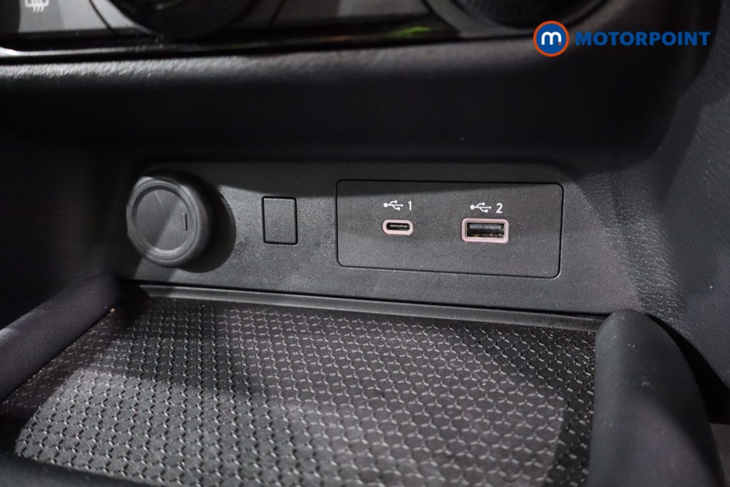 Nissan Juke Acenta Premium Manual Petrol SUV - Stock Number (1623161) - 17th supplementary image