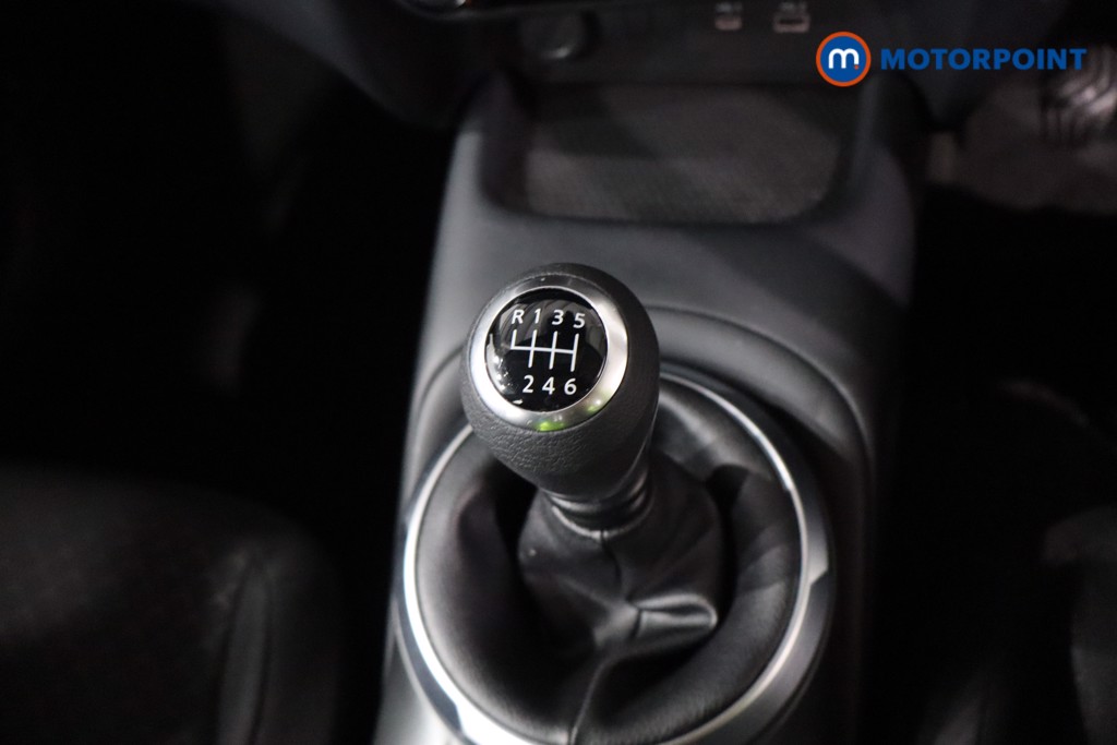 Nissan Juke Acenta Premium Manual Petrol SUV - Stock Number (1623161) - 18th supplementary image