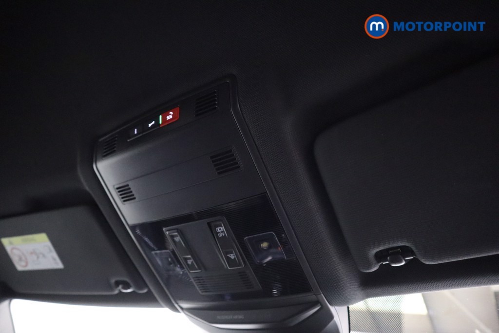 Volkswagen T-Roc R-Line Manual Petrol SUV - Stock Number (1612813) - 8th supplementary image