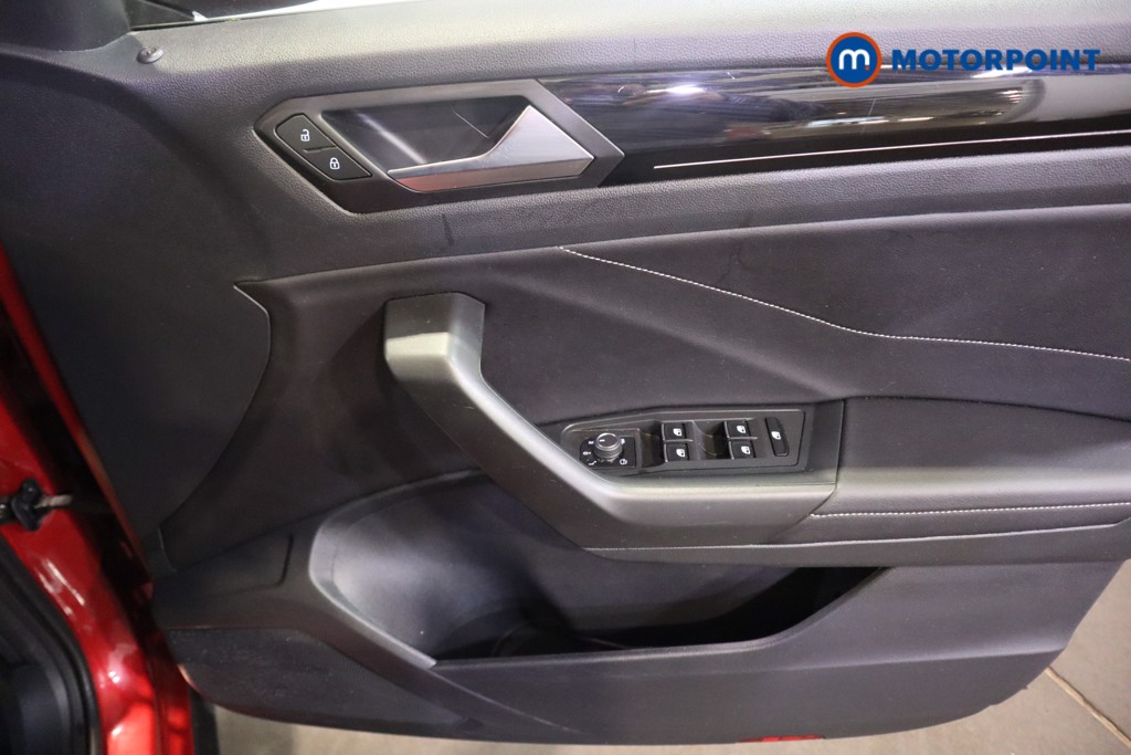 Volkswagen T-Roc R-Line Manual Petrol SUV - Stock Number (1612813) - 9th supplementary image