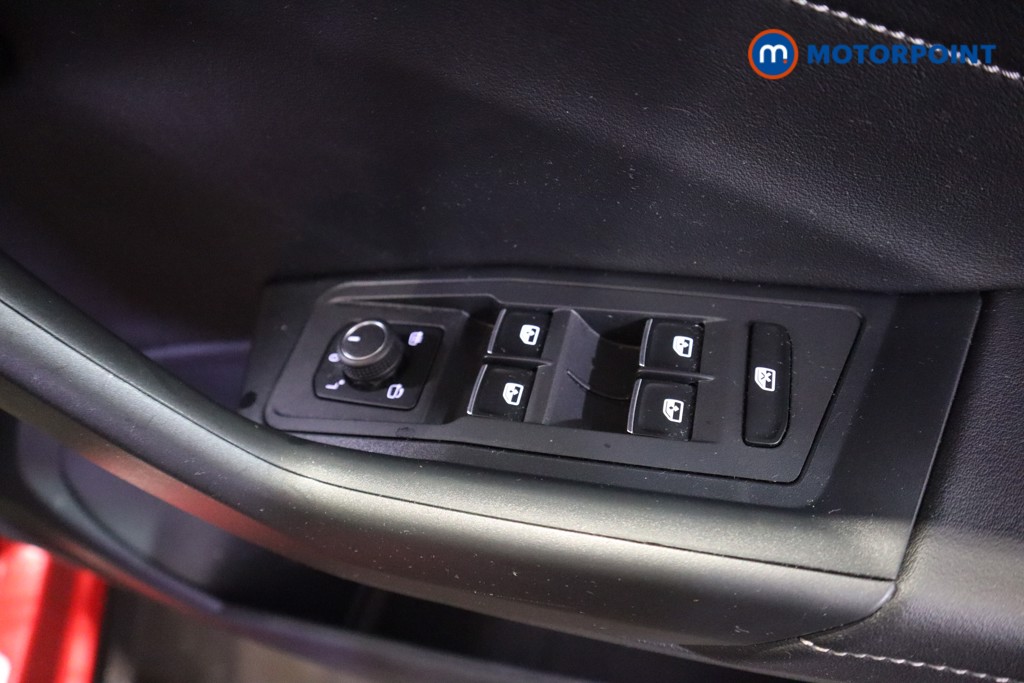 Volkswagen T-Roc R-Line Manual Petrol SUV - Stock Number (1612813) - 11th supplementary image