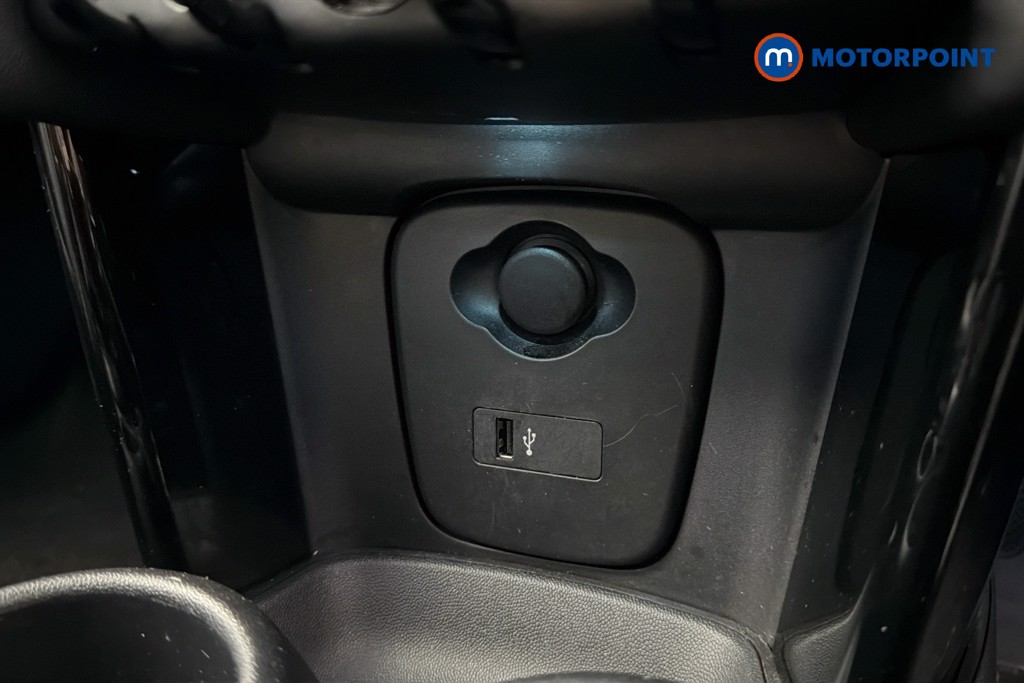 Mini Hatchback Cooper Exclusive Manual Petrol Hatchback - Stock Number (1615618) - 17th supplementary image