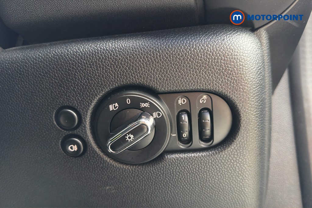 Mini Hatchback Cooper Exclusive Manual Petrol Hatchback - Stock Number (1615618) - 18th supplementary image