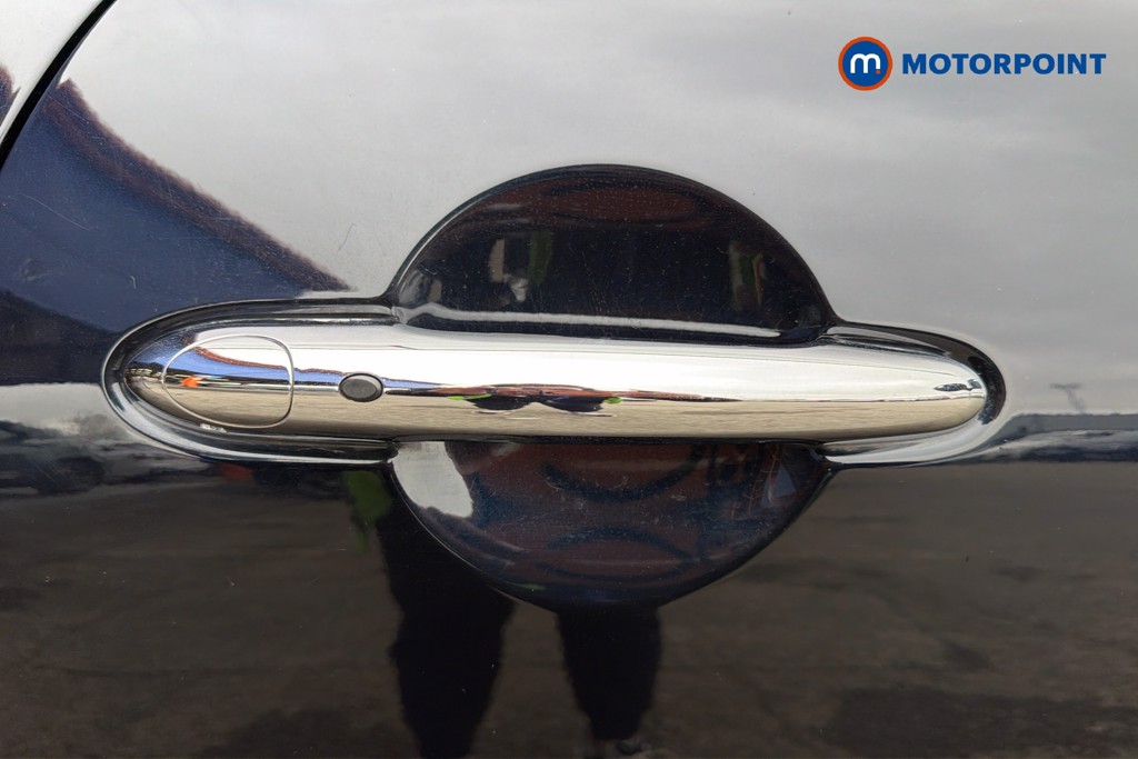 Mini Hatchback Cooper Exclusive Manual Petrol Hatchback - Stock Number (1615618) - 42nd supplementary image