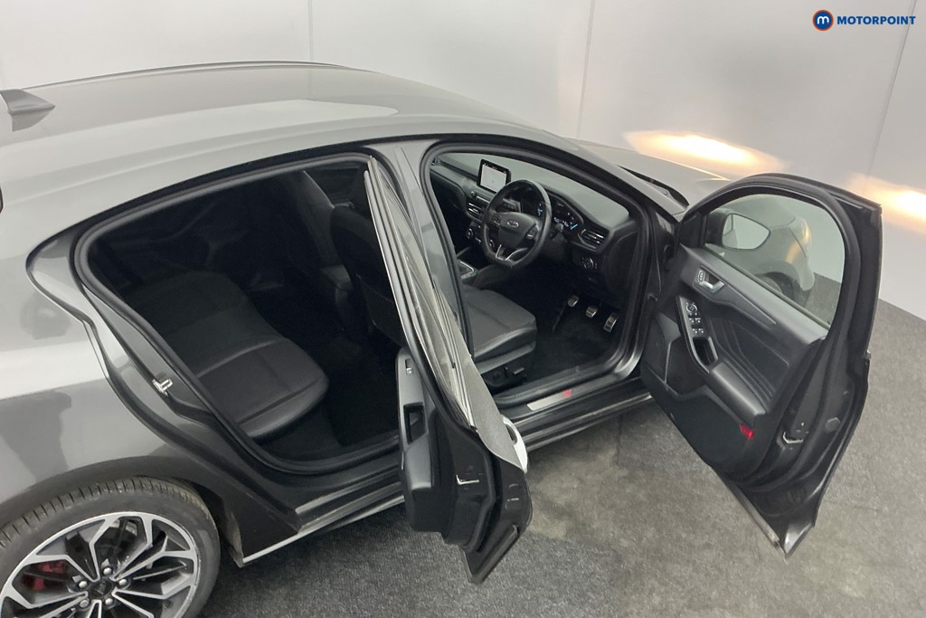 Ford Focus St-Line X Manual Petrol Hatchback - Stock Number (1616088) - 5th supplementary image