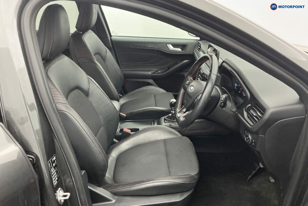 Ford Focus St-Line X Manual Petrol Hatchback - Stock Number (1616088) - 7th supplementary image