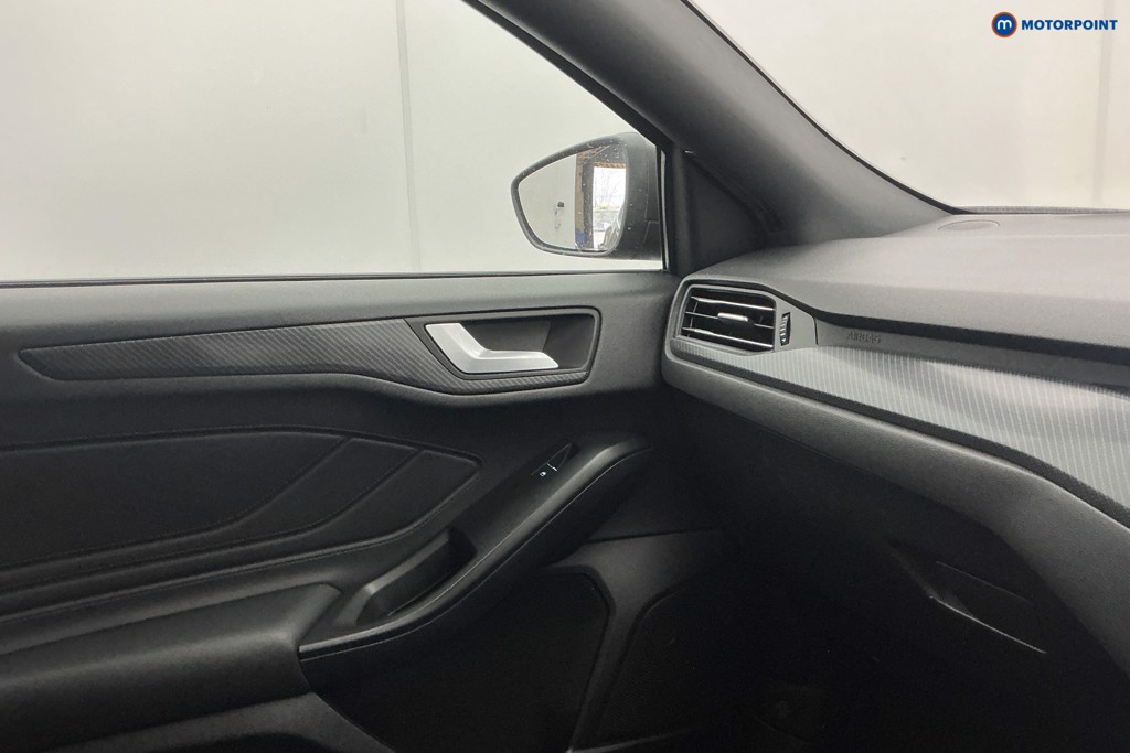 Ford Focus St-Line X Manual Petrol Hatchback - Stock Number (1616088) - 23rd supplementary image