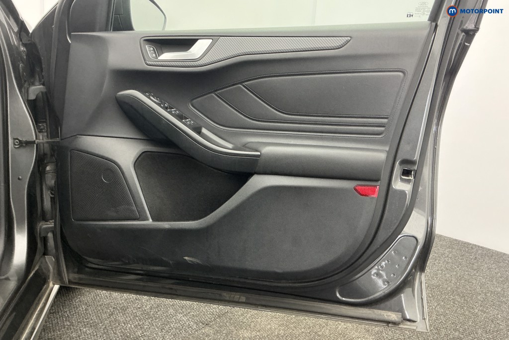 Ford Focus St-Line X Manual Petrol Hatchback - Stock Number (1616088) - 27th supplementary image