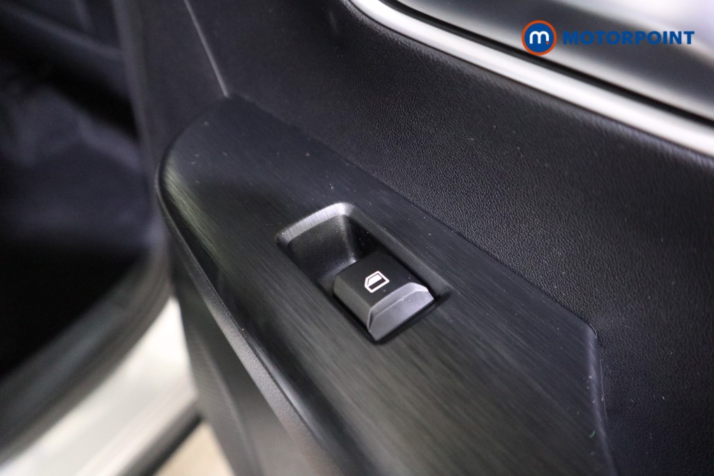 Mg Motor Uk ZS Trophy Automatic Petrol-Electric Hybrid SUV - Stock Number (1616870) - 19th supplementary image