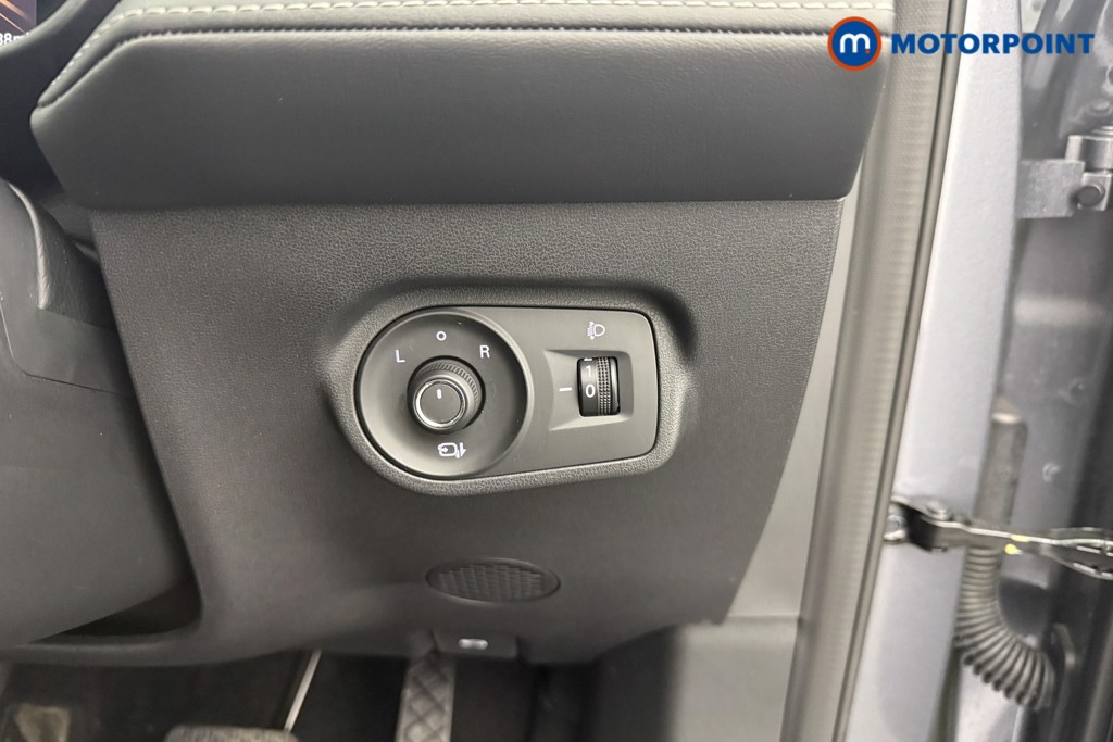 Mg Motor Uk ZS Trophy Automatic Petrol-Electric Hybrid SUV - Stock Number (1617920) - 7th supplementary image