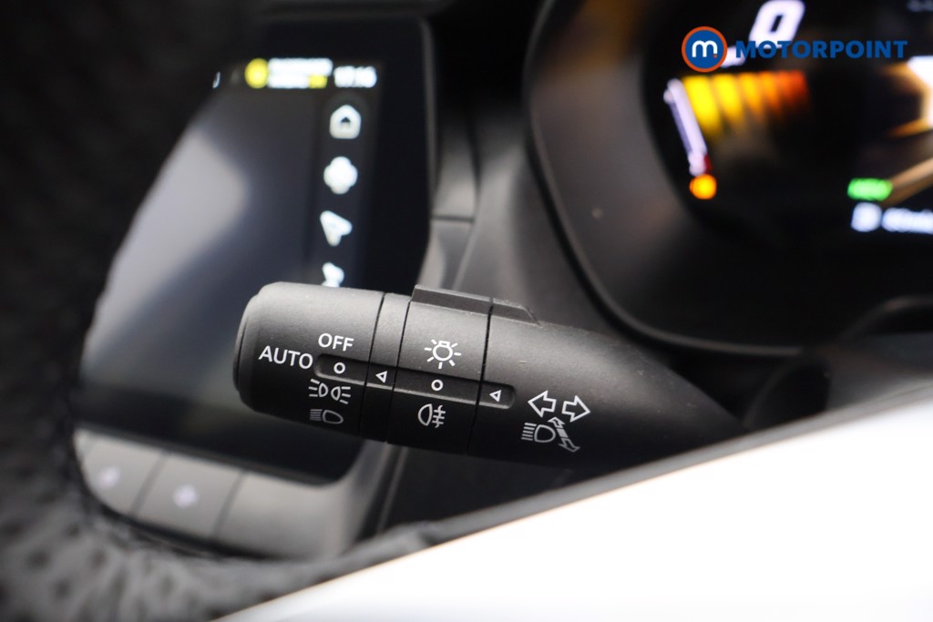 Mg Motor Uk ZS Trophy Automatic Petrol-Electric Hybrid SUV - Stock Number (1618435) - 5th supplementary image