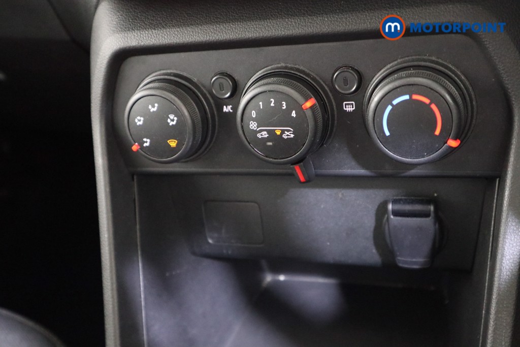 Dacia Sandero Comfort Manual Petrol Hatchback - Stock Number (1619275) - 10th supplementary image